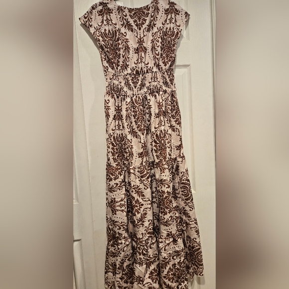 ASISOL Women's V-neck Floral Print Short Sleeved Long Skirt with Slit Size Small - Picture 4 of 7